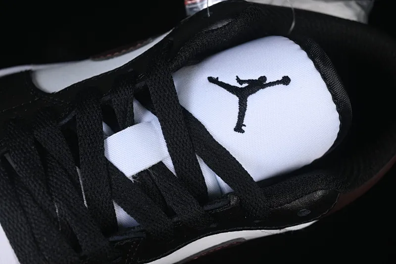 All categories Air Jordan Jordan series basketball shoes Air Jordan 1 Low Air Jordan 1 Low AJ1 Joe 1 black color low-top cultural casual sneakers IO3393-010